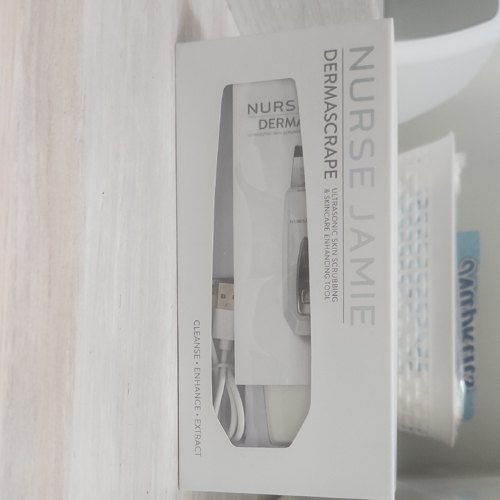 Nurse Jamie Dermascrape Ultrasonic Skin Scrubbing Tool - White